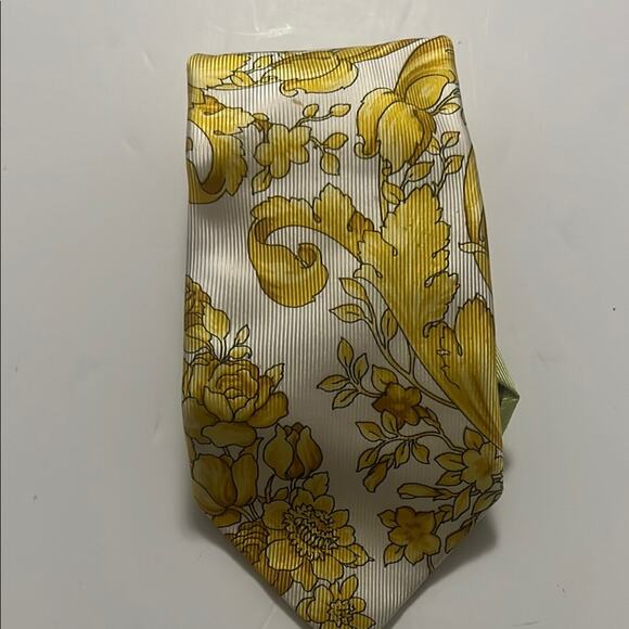 GIANNI VERSACE YELLOW FLORAL TIE 100% SILK - Picture 1 of 5